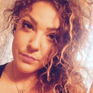 Agnes, 42 (AI)