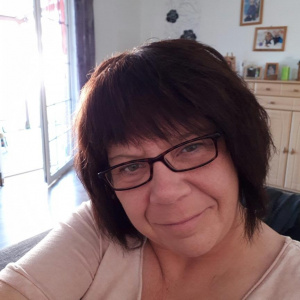 Asrid, 44 (SG)