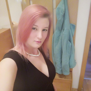 Zlata, 29 (LU)